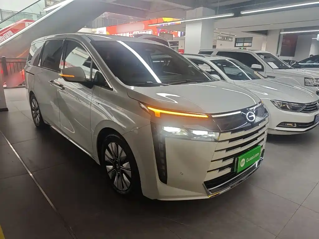 صورة 4 - GAC Trumpchi Trumpchi E8 NEV