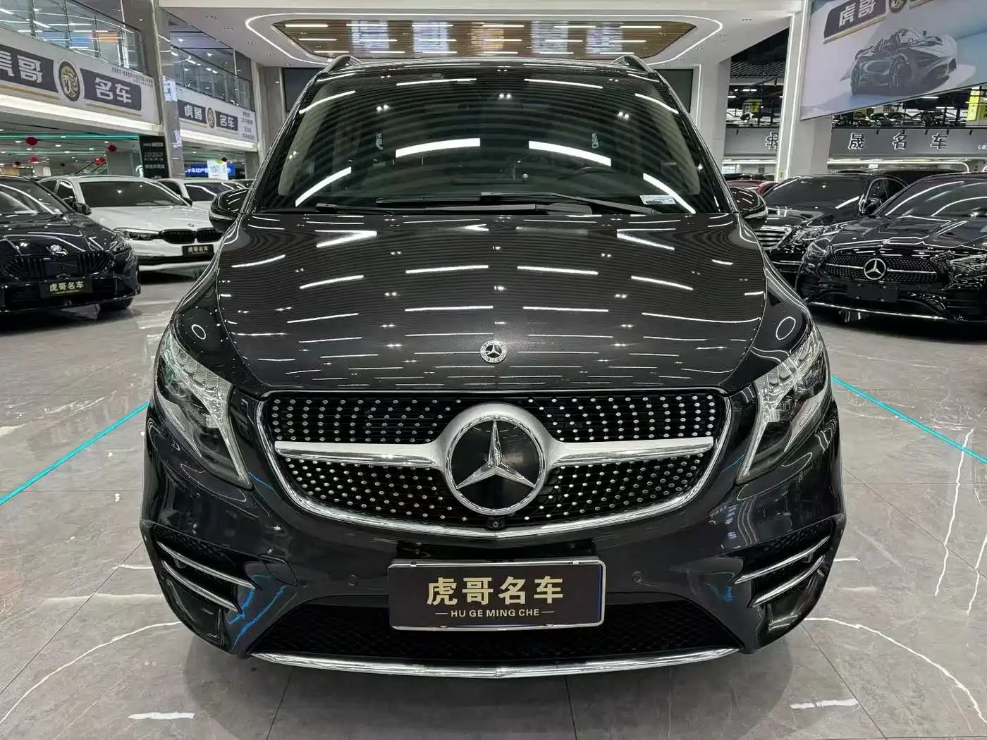 Mercedes-Benz V-Class 2021 V 260 L Long Wheelbase Premium Edition фото 2
