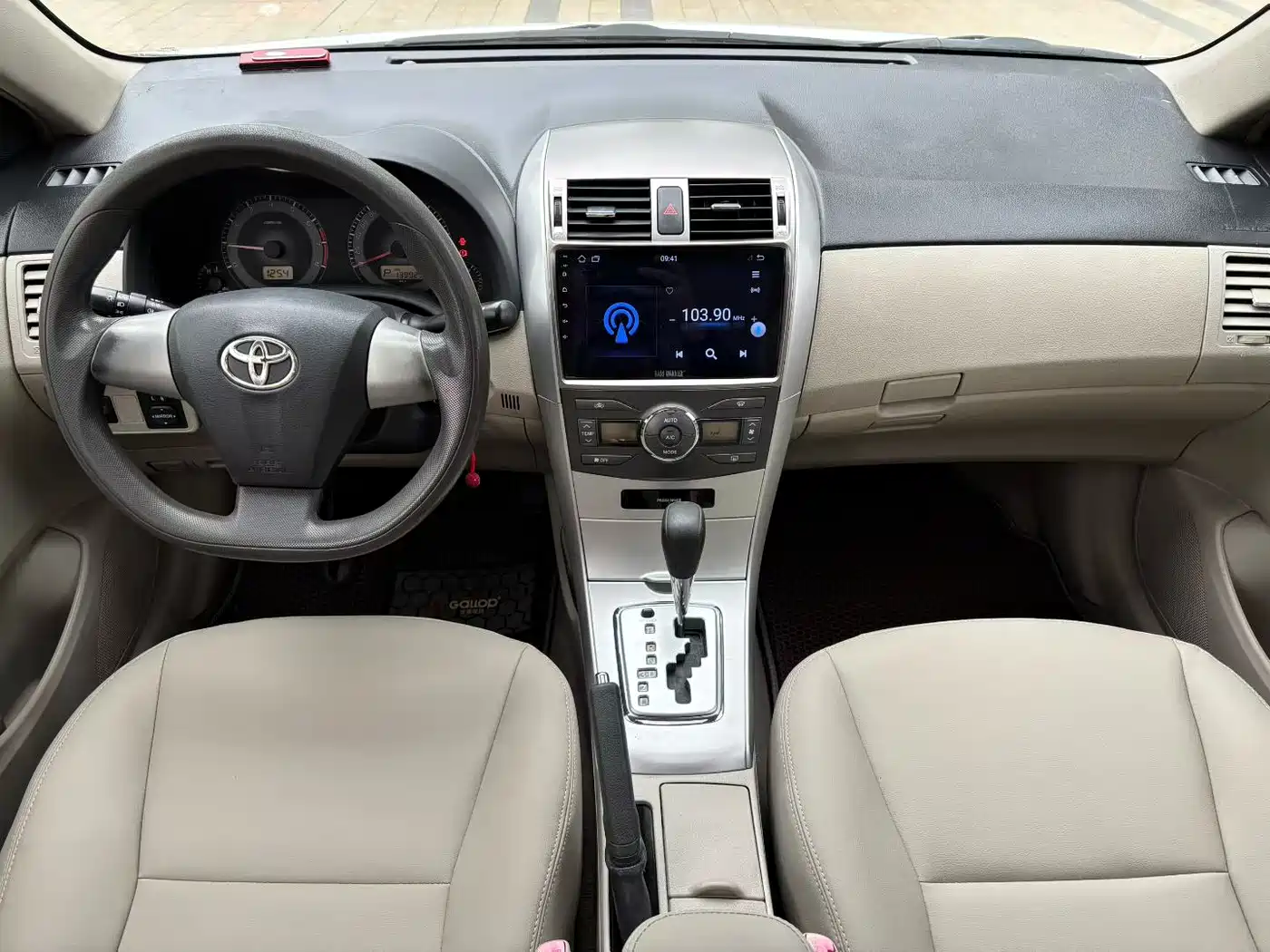 Toyota Corolla 2011 Model 1.6L Automatic GL Sunroof фото 5