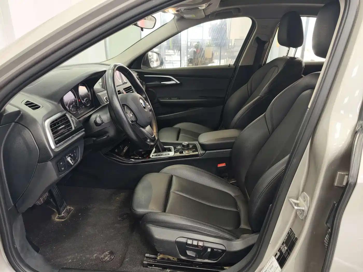 BMW 1 Series 2018 118i Sport Edition фото 5