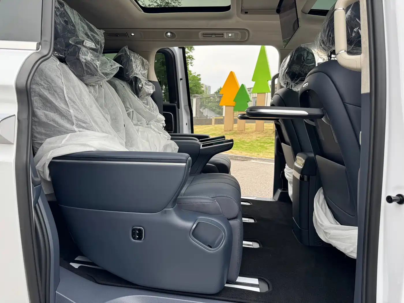 Voyah Auto Voyah Dreamer 2025 Model PHEV Basic Version фото 13