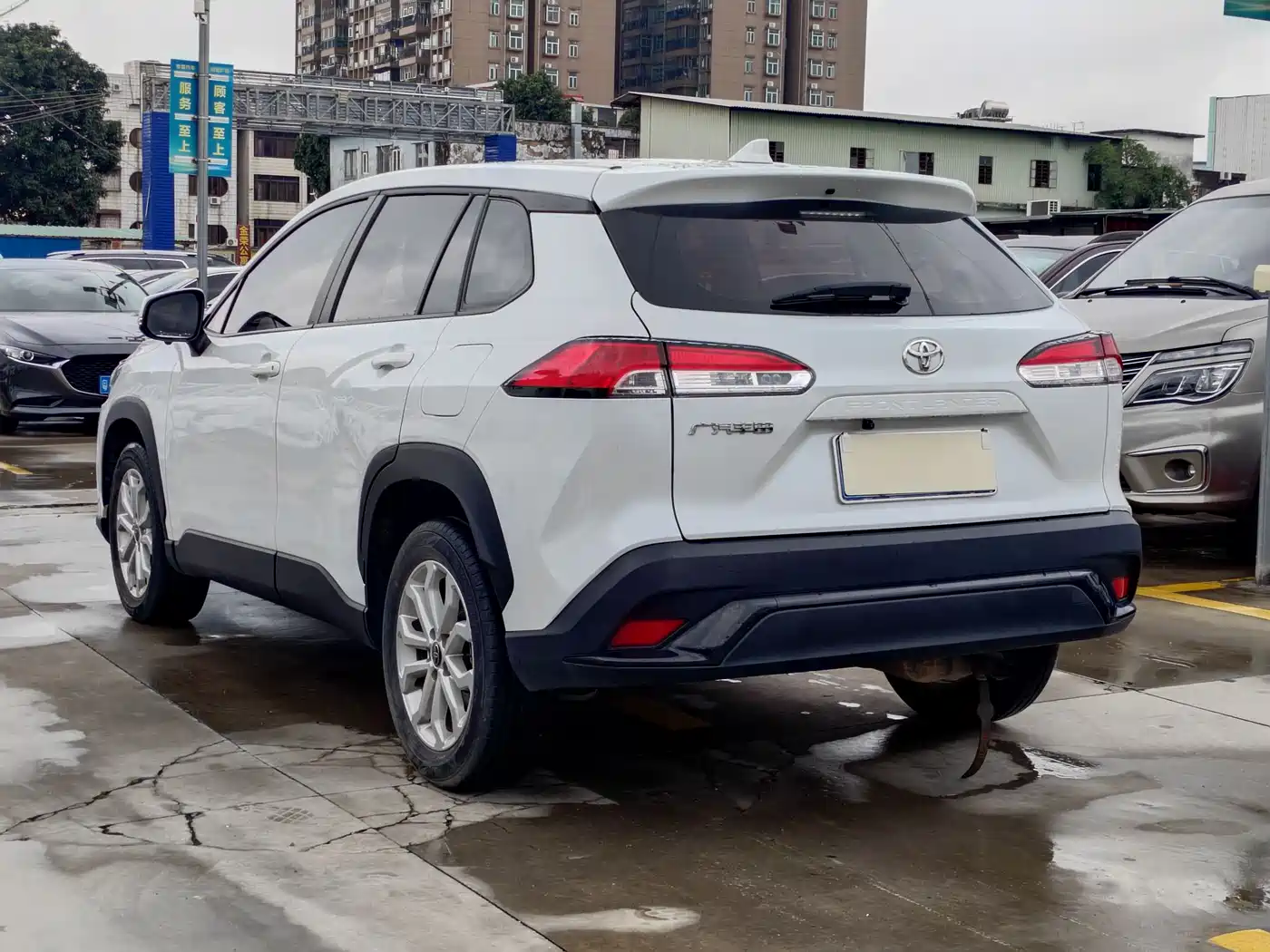 Toyota Frontlander 2023 2.0L CVT Elite Edition фото 4