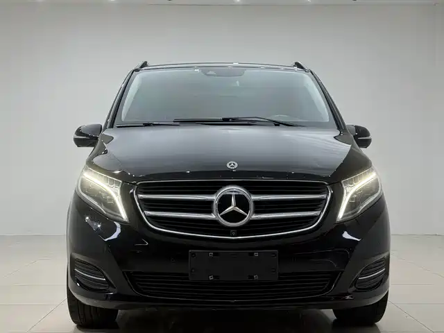 Mercedes-Benz V-Class 2017 Model V 260 Premium Edition — фото 2