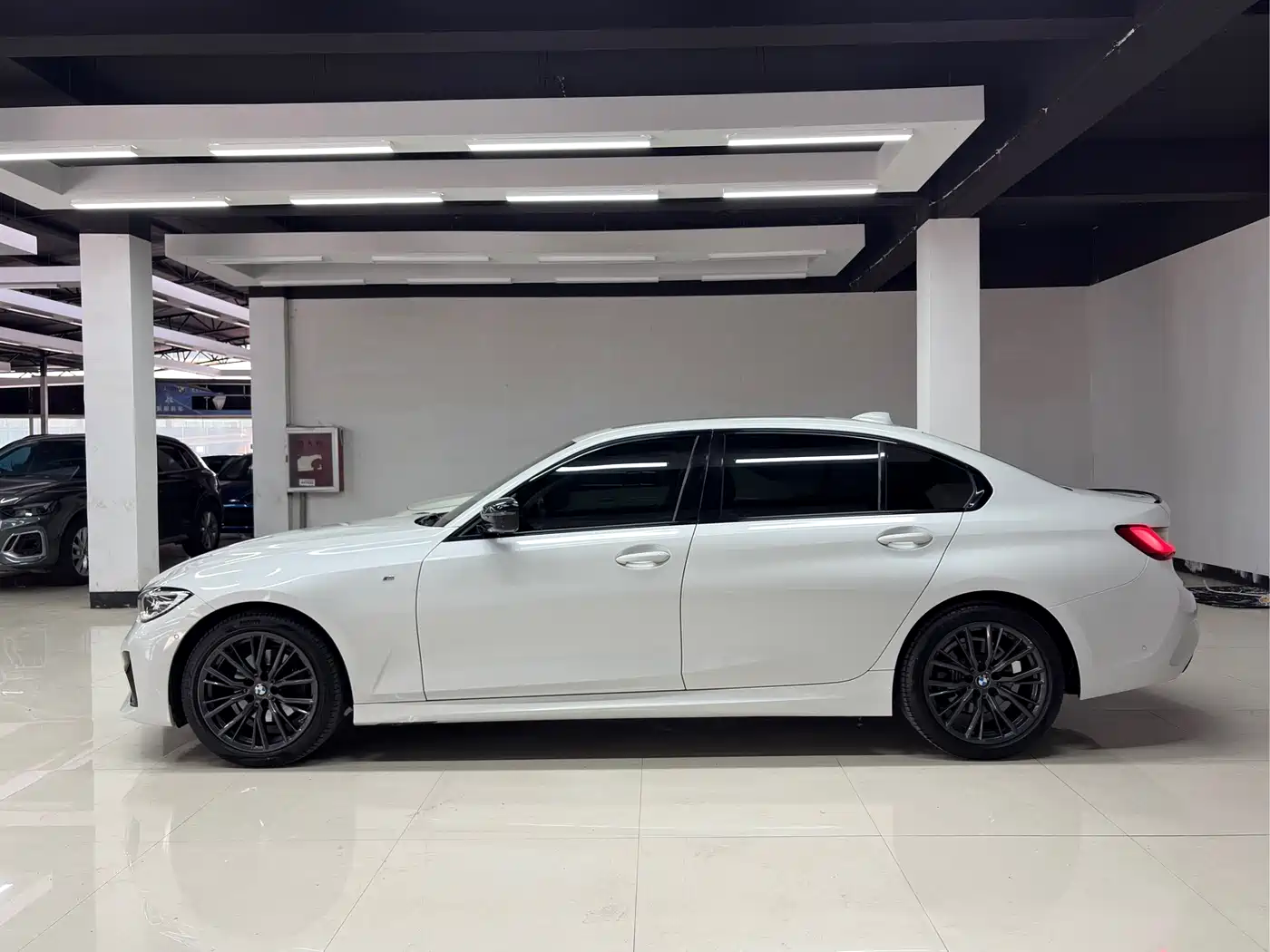 BMW 3 Series 2020 Facelift 325Li M Sport Night Edition фото 4