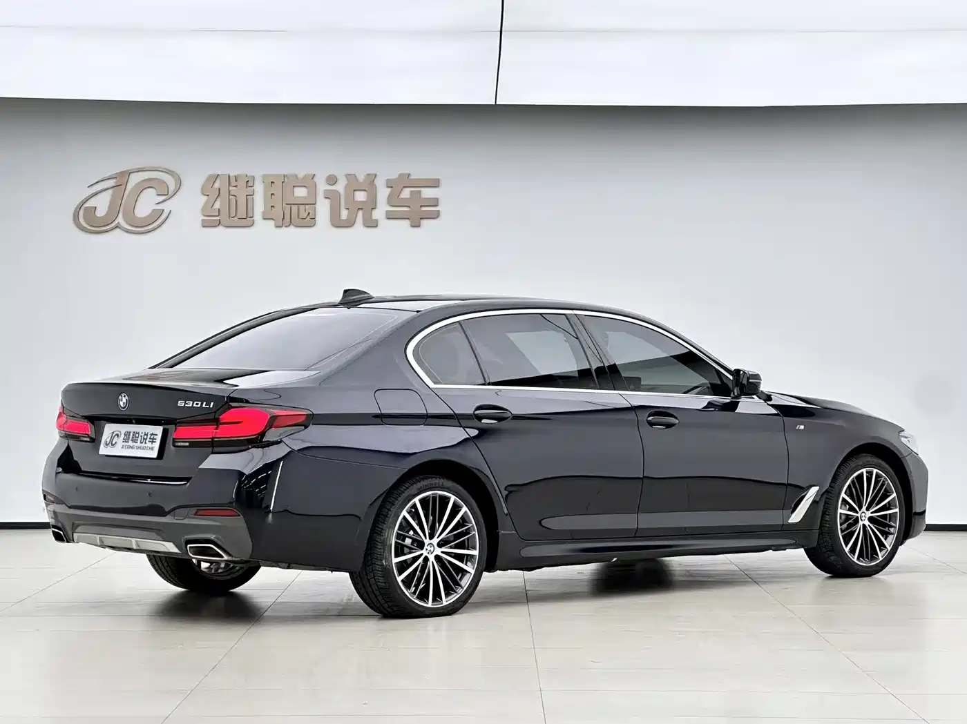 BMW 5 Series 2021 530Li Leading M Sport Package фото 4