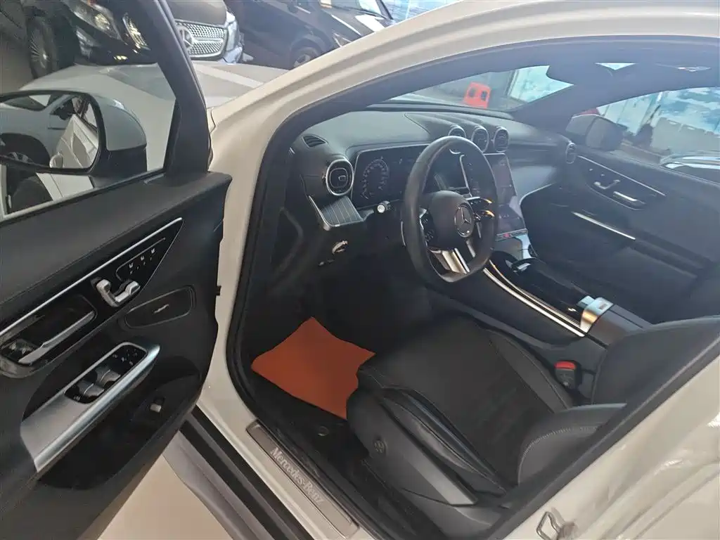 Mercedes-Benz GLC 2023 GLC 260 L 4MATIC Luxury 5-Seater фото 12