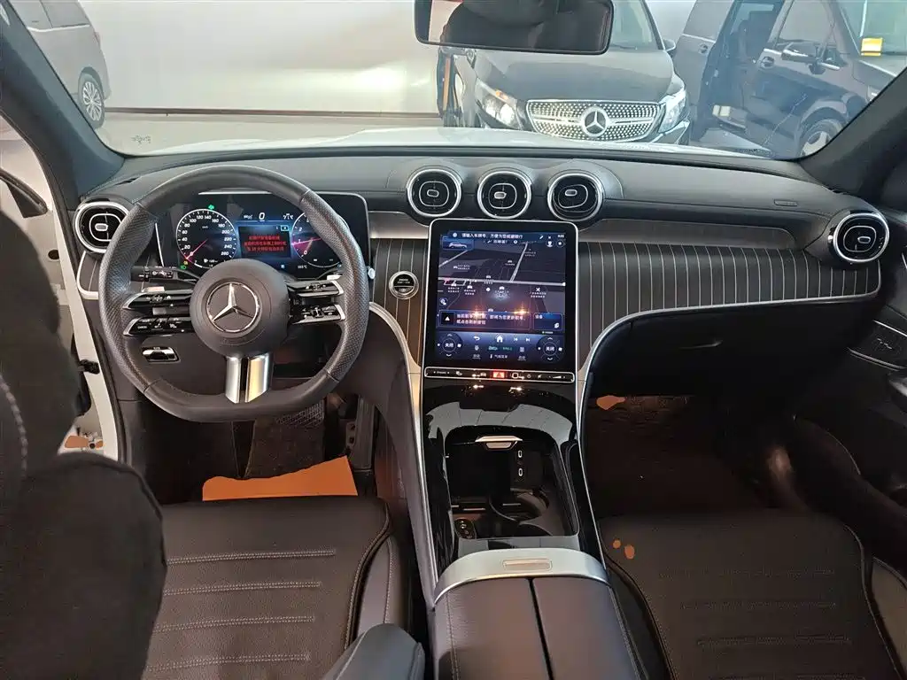 Mercedes-Benz GLC 2023 GLC 260 L 4MATIC Luxury 5-Seater фото 6