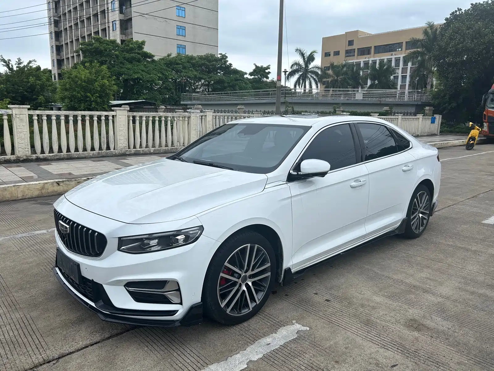 Фото 3 - Geely Preface