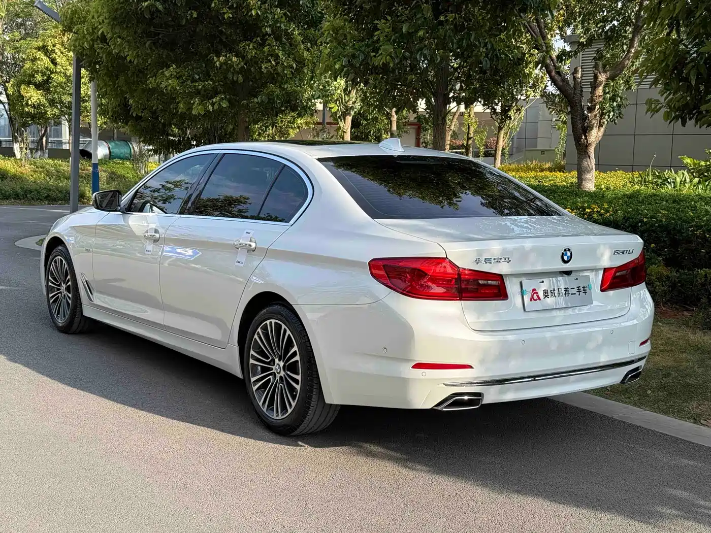 BMW 5 Series 2018 530Li Exclusive Luxury Package фото 4