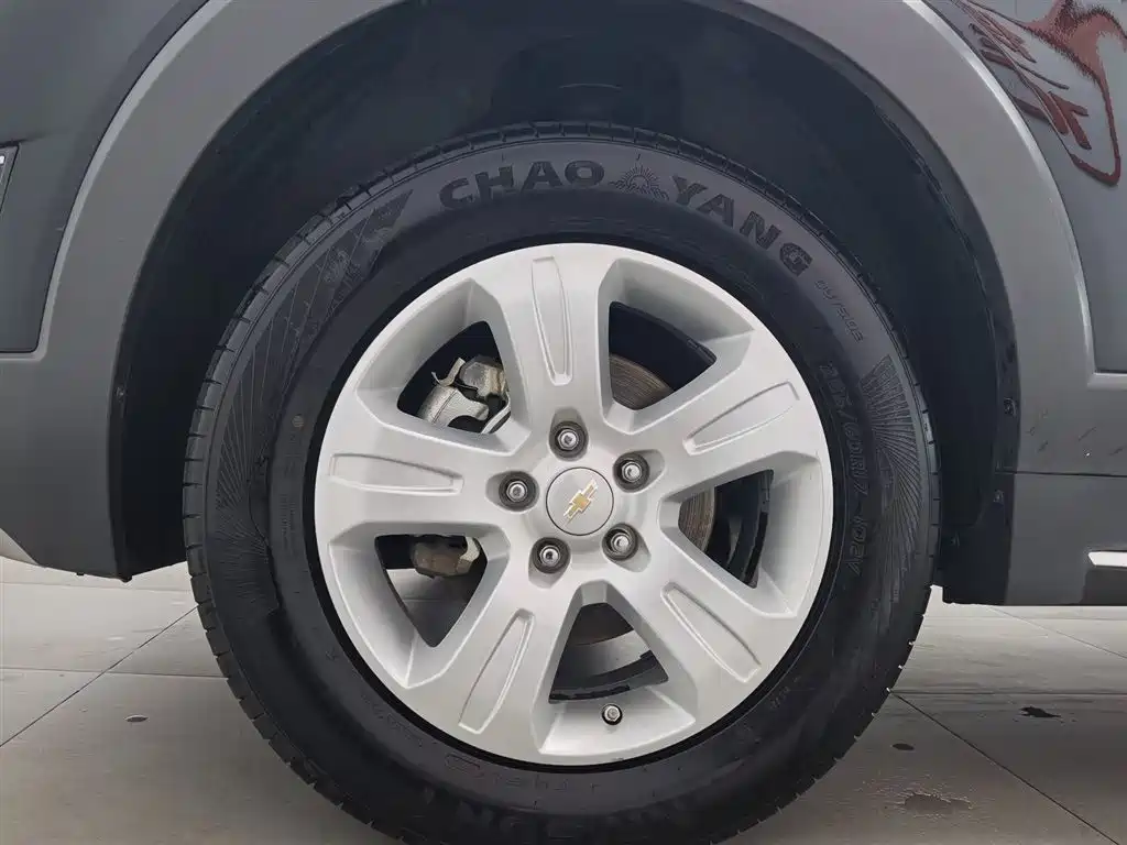 Chevrolet Captiva 2017 2.4L 2WD Luxury Edition 7-Seater фото 17