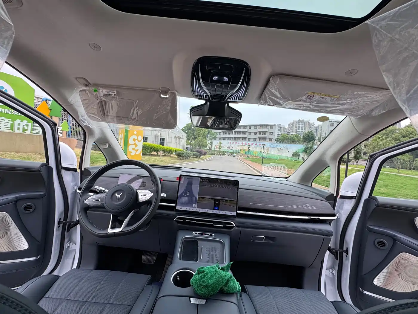 Voyah Auto Voyah Dreamer 2025 Model PHEV Basic Version фото 11