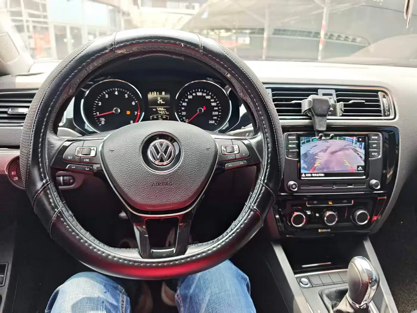 Volkswagen Sagitar 2018 1.6L Automatic Comfort фото 11