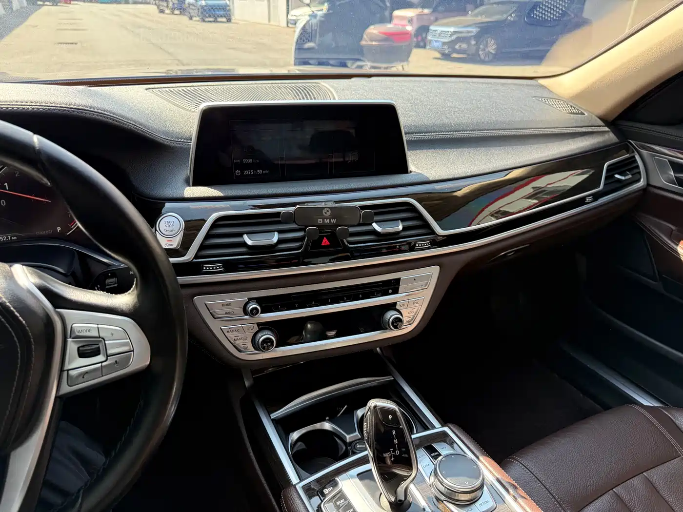 BMW 7 Series 2016 730Li Leading фото 16