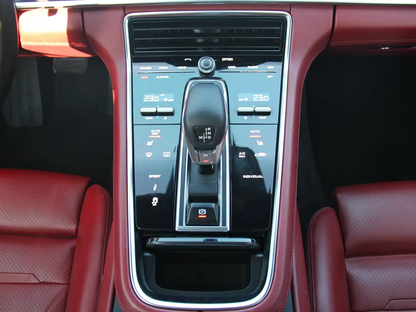 Porsche Panamera 2017 Panamera 3.0T фото 22