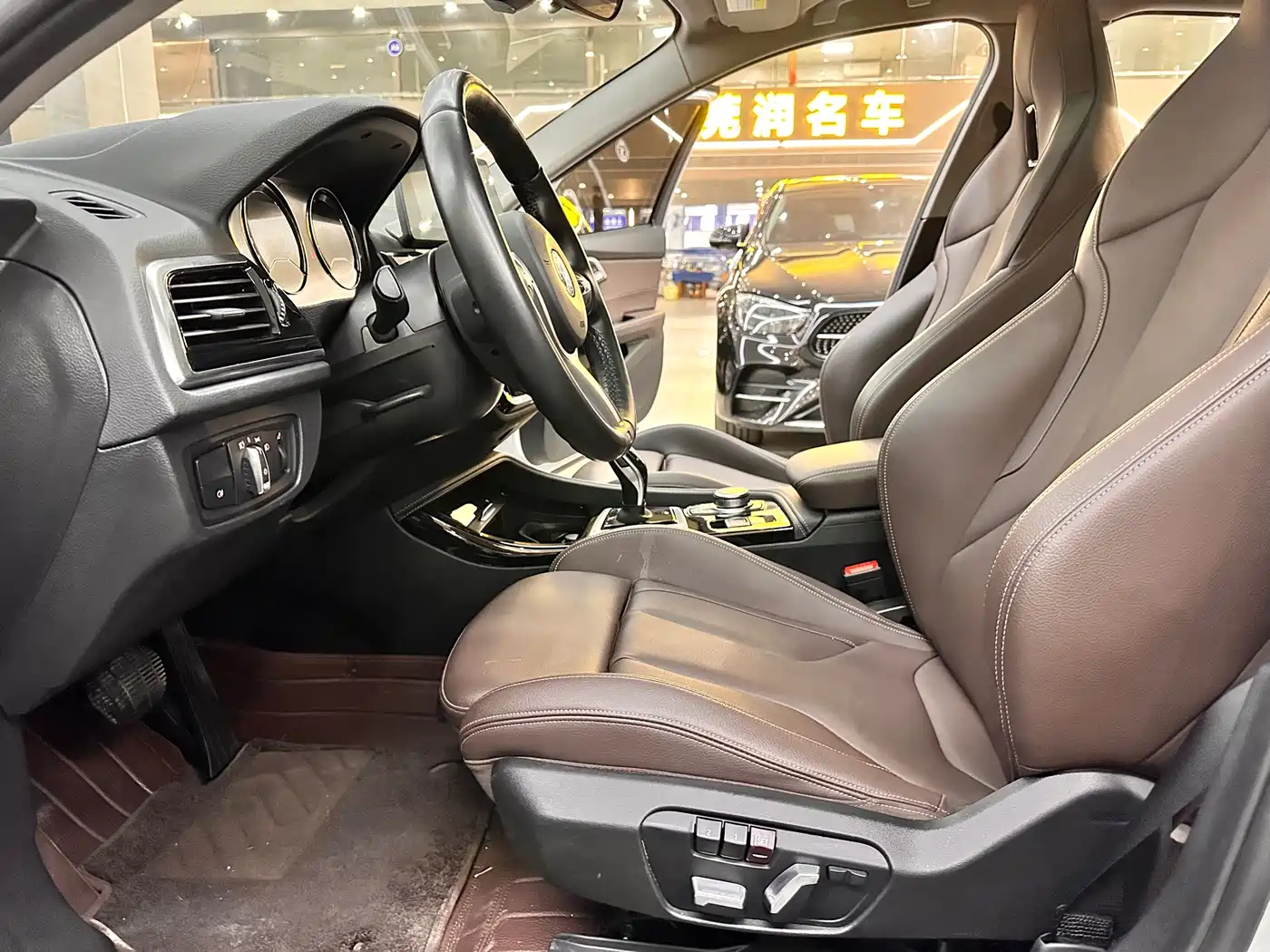 BMW 1 Series 2022 125i M Sport Shadow Edition фото 13
