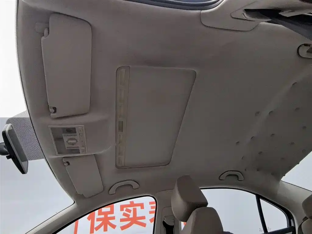 Volkswagen Jetta 2013 1.6L Automatic Comfort фото 14