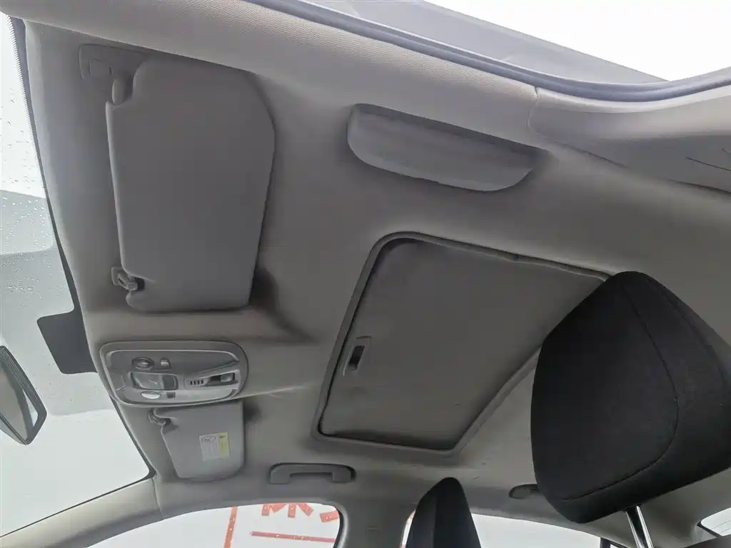 Peugeot 408 2015 Model 1.2T Automatic Luxury Edition фото 14