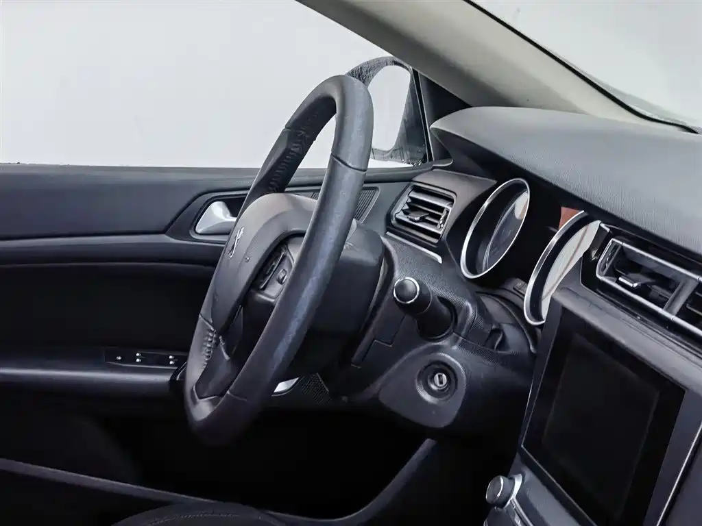 Peugeot 408 2015 Model 1.2T Automatic Luxury Edition фото 22
