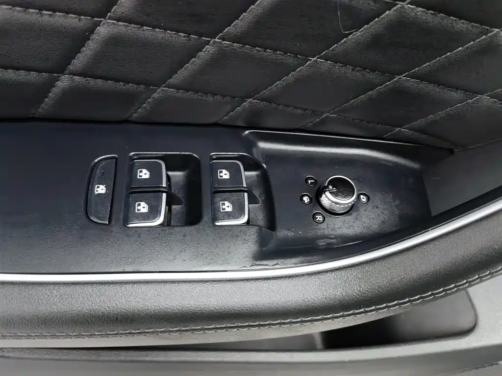 Hongqi HS5 2019 2.0T Smart Connect Enjoy 4WD Edition фото 9