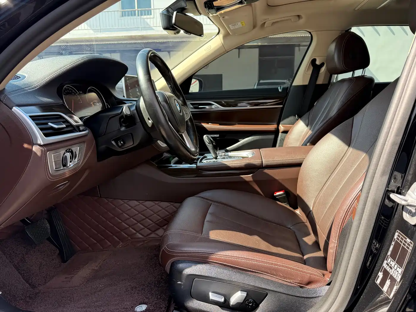 BMW 7 Series 2016 730Li Leading фото 12