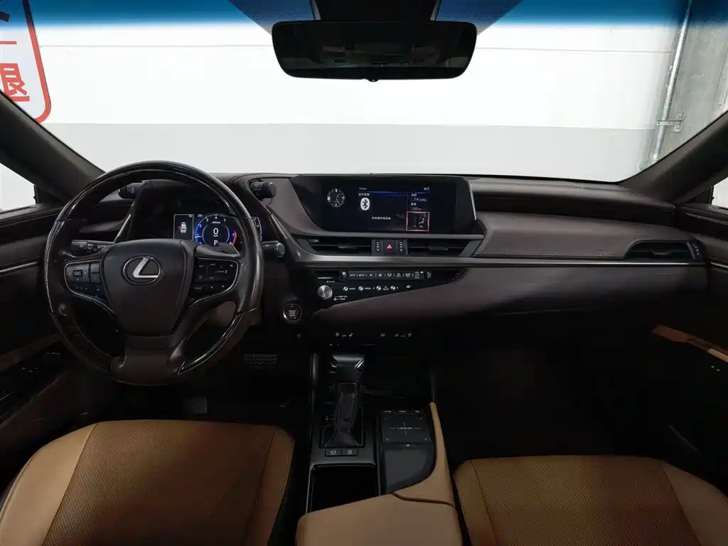 Lexus ES 2020 200 Luxury фото 5