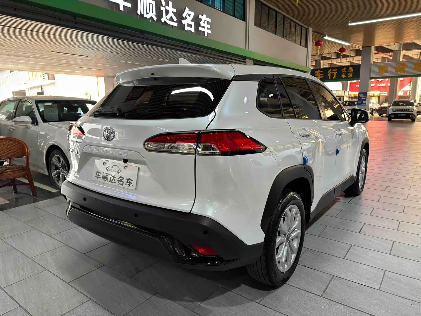 Toyota Frontlander 2022 2.0L CVT Elite фото 9