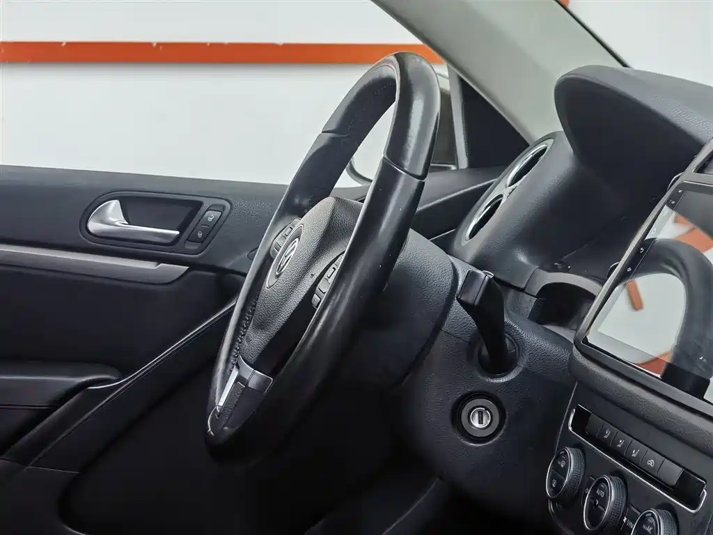Volkswagen Tiguan 2015 1.8TSI Automatic 4WD Comfortline фото 22