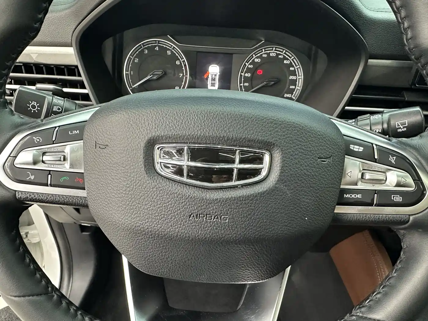 GEELY AUTOMOBILE VISION X6