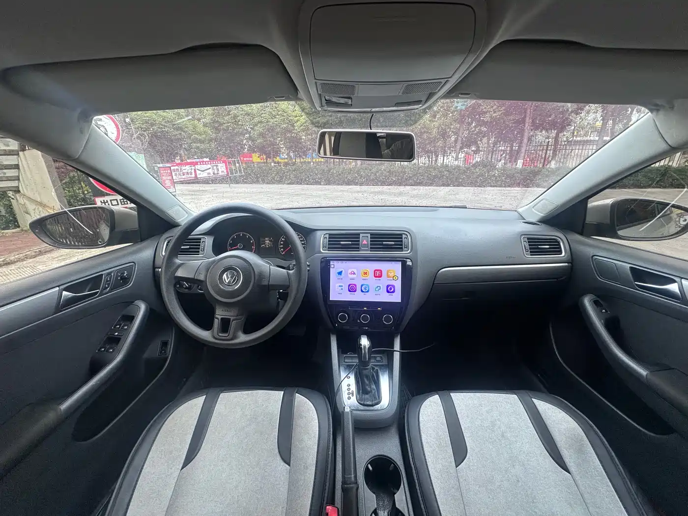 Volkswagen Sagitar 2012 Model 1.6L Automatic Fashion фото 7
