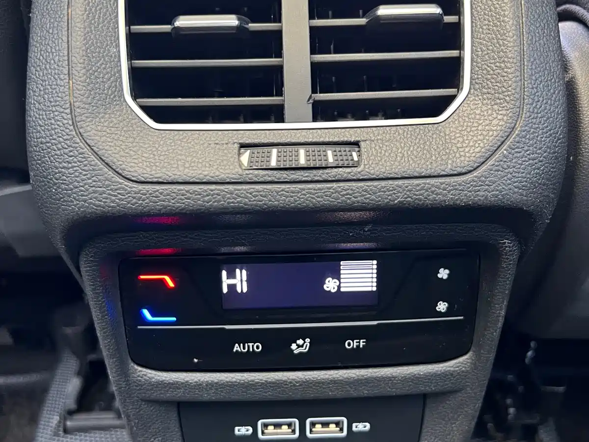 Volkswagen Tayron 2022 330TSI 2WD Luxury Smart Connect Plus фото 17