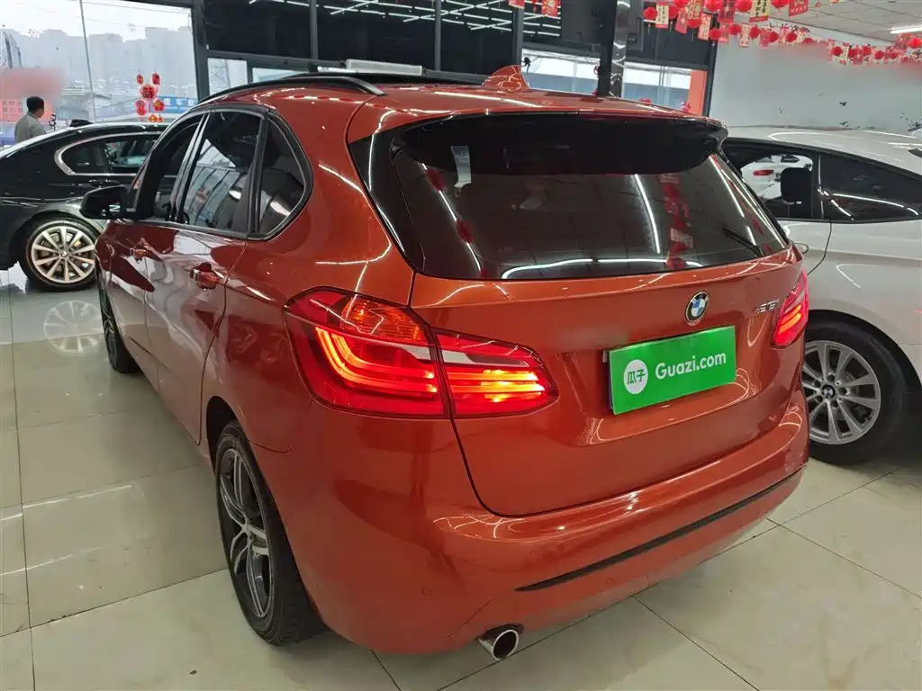 BMW 2 Series Touring 2016 218i Sport Design Package фото 5