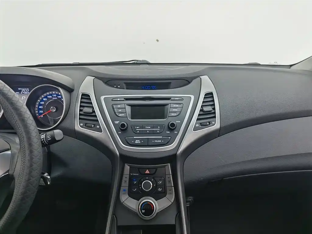Hyundai Langdong 2016 1.6L Automatic Smart Edition фото 12
