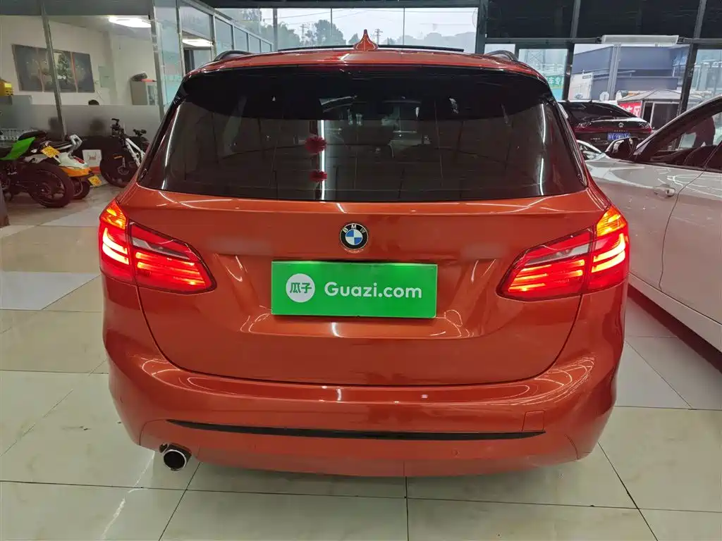 BMW 2 Series Touring 2016 218i Sport Design Package фото 6