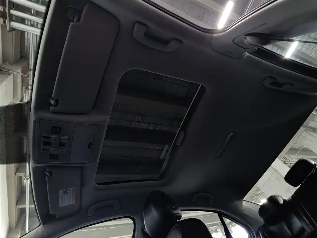 Volkswagen Lamando 2015 230TSI DSG Style фото 14