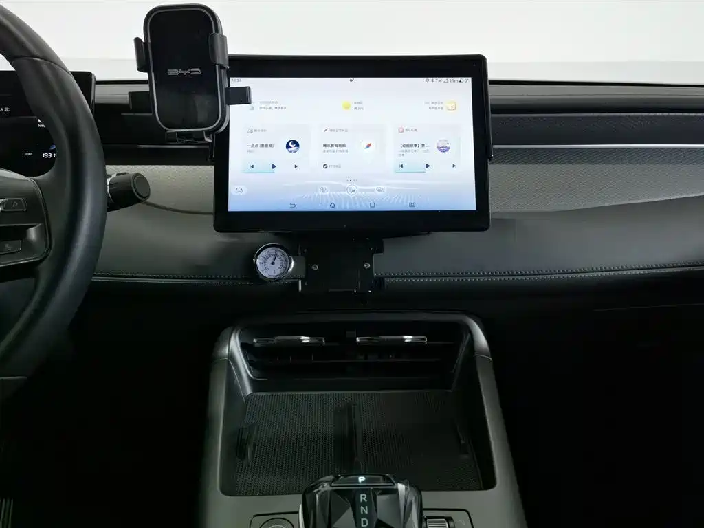 BYD Qin PLUS 2025 DM-i Smart Drive 55KM Leader фото 12