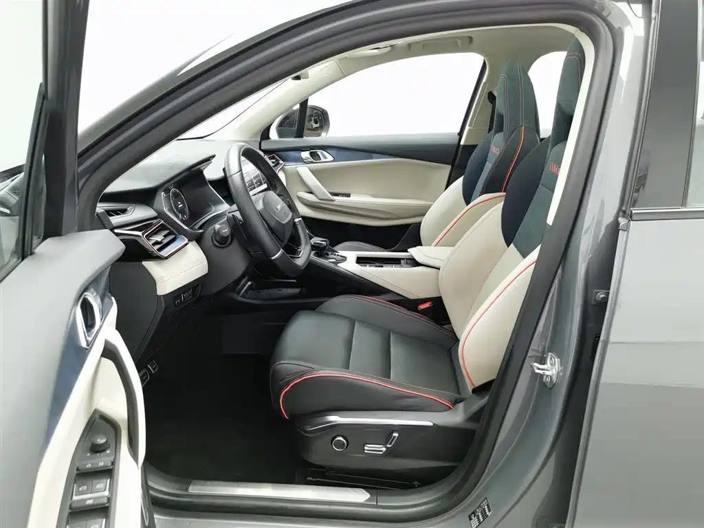 Lynk & Co 06 2020 1.5T Halo фото 10