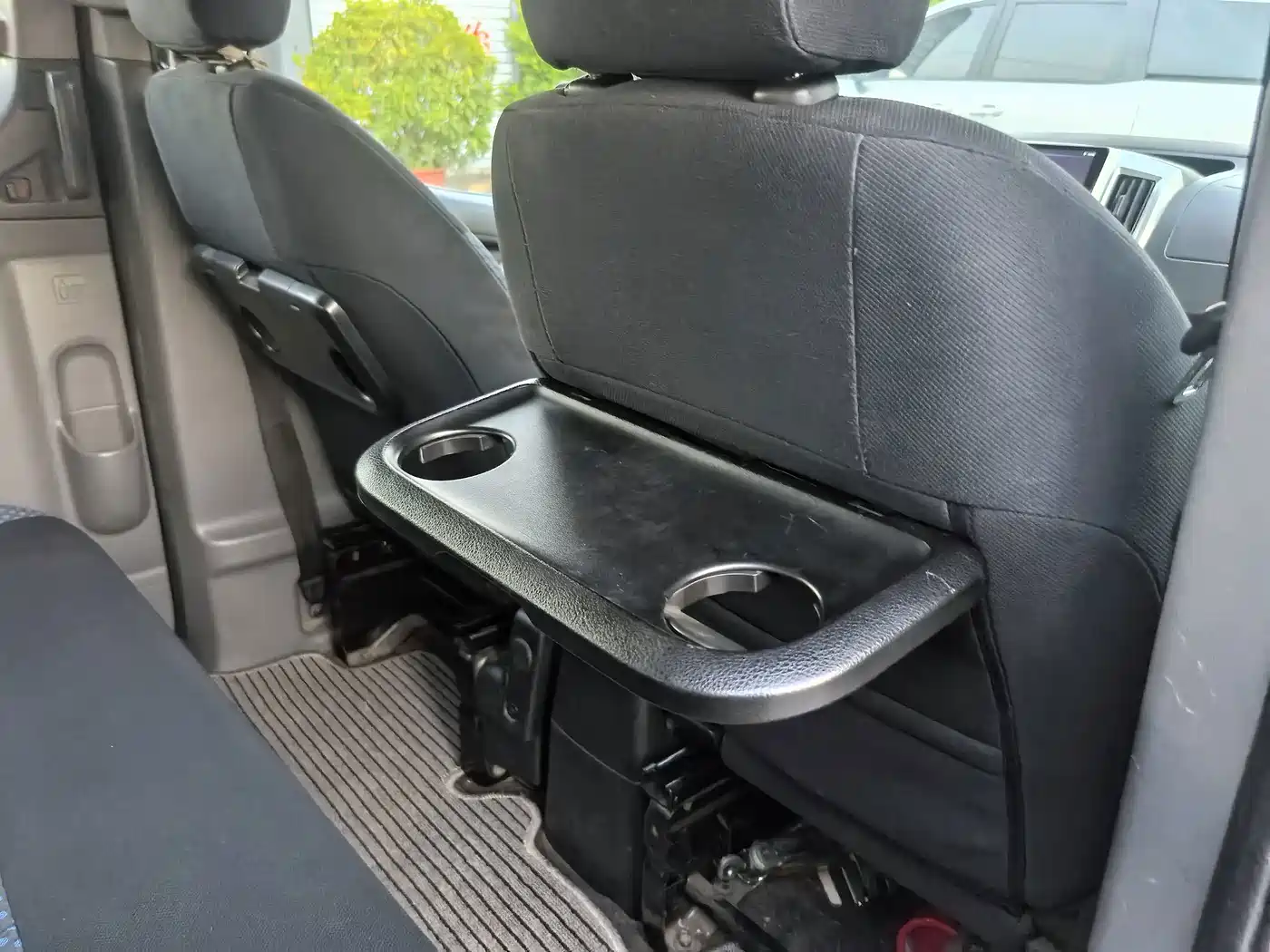 Nissan NV200 2010 2010 1.6L 232-seat Premium