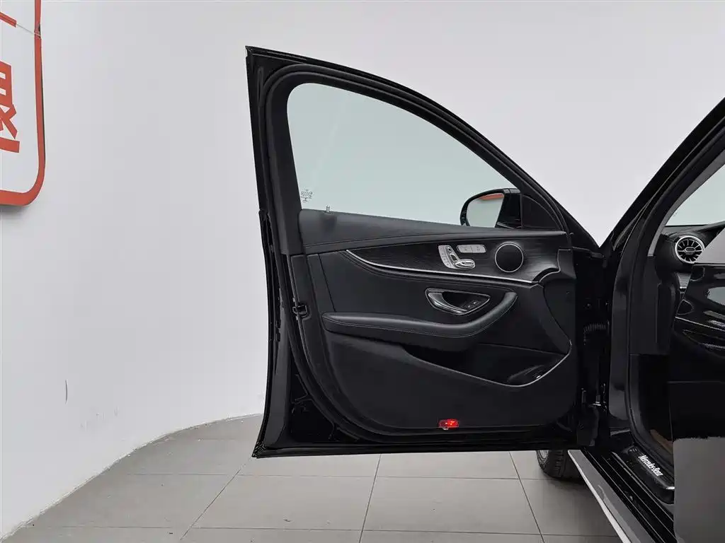Mercedes-Benz E-Class 2016 E 300 L Sport Fashion Type фото 8