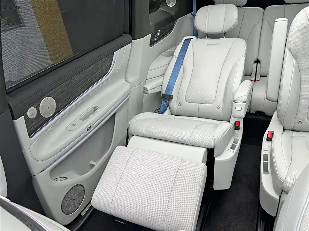 AITO Wenjie AITO M9 2025 Extended Range Ultra 52kWh 6-Seater фото 31