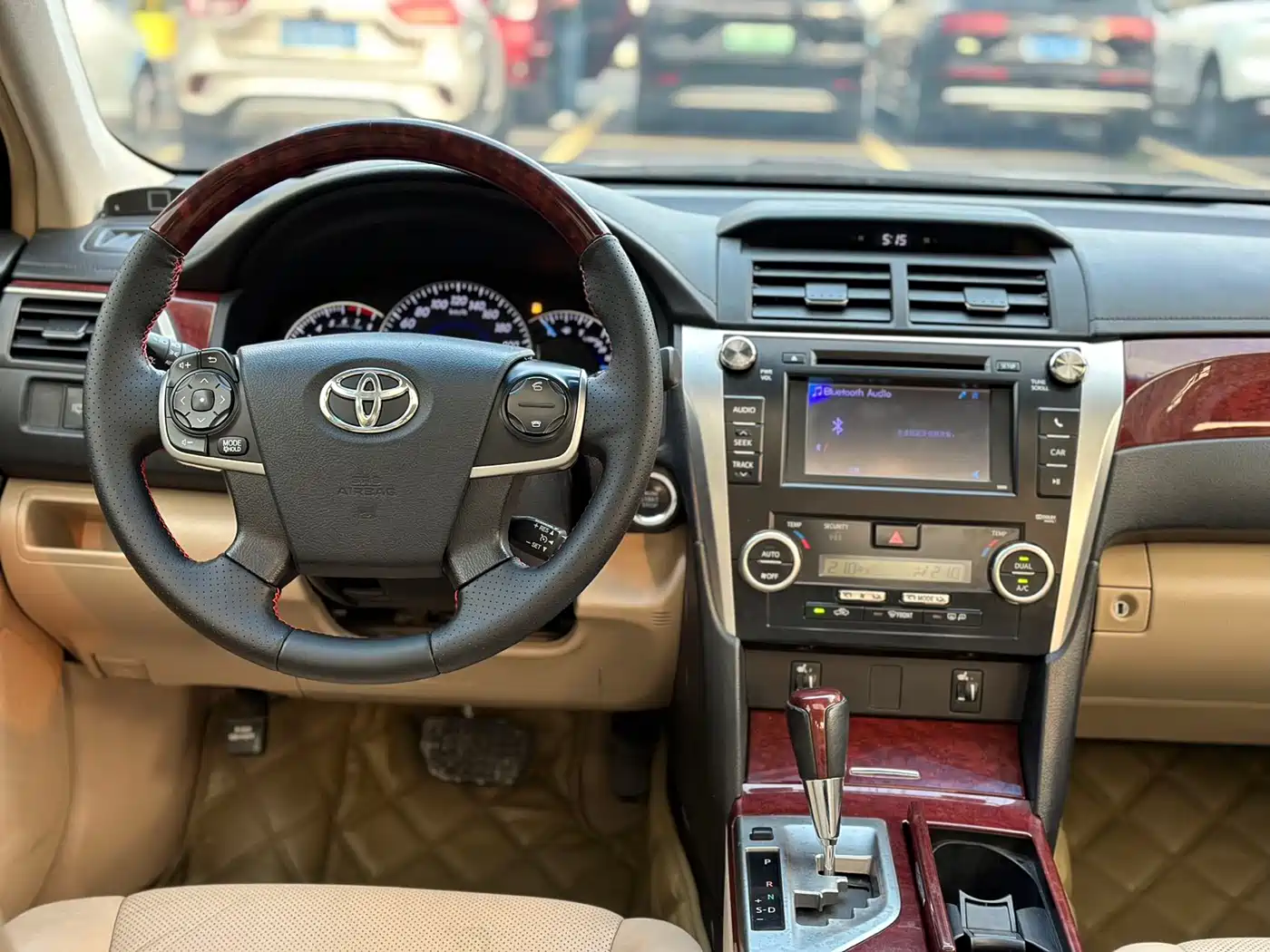 Toyota Camry 2012 2.5G Luxury Edition фото 9