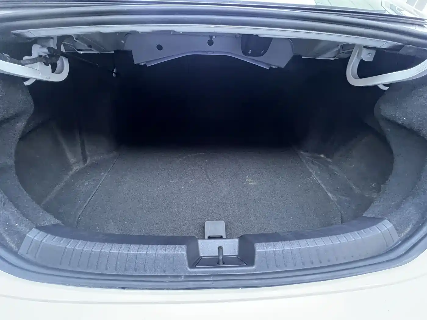 Volkswagen Sagitar 2023 Model Year 280TSI DSG Surpass Edition фото 19