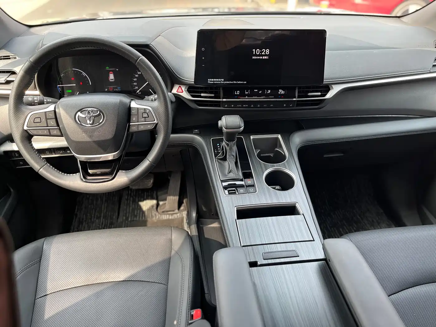 Toyota Sienna 2024 2.5L Hybrid 4WD Premium Edition фото 18