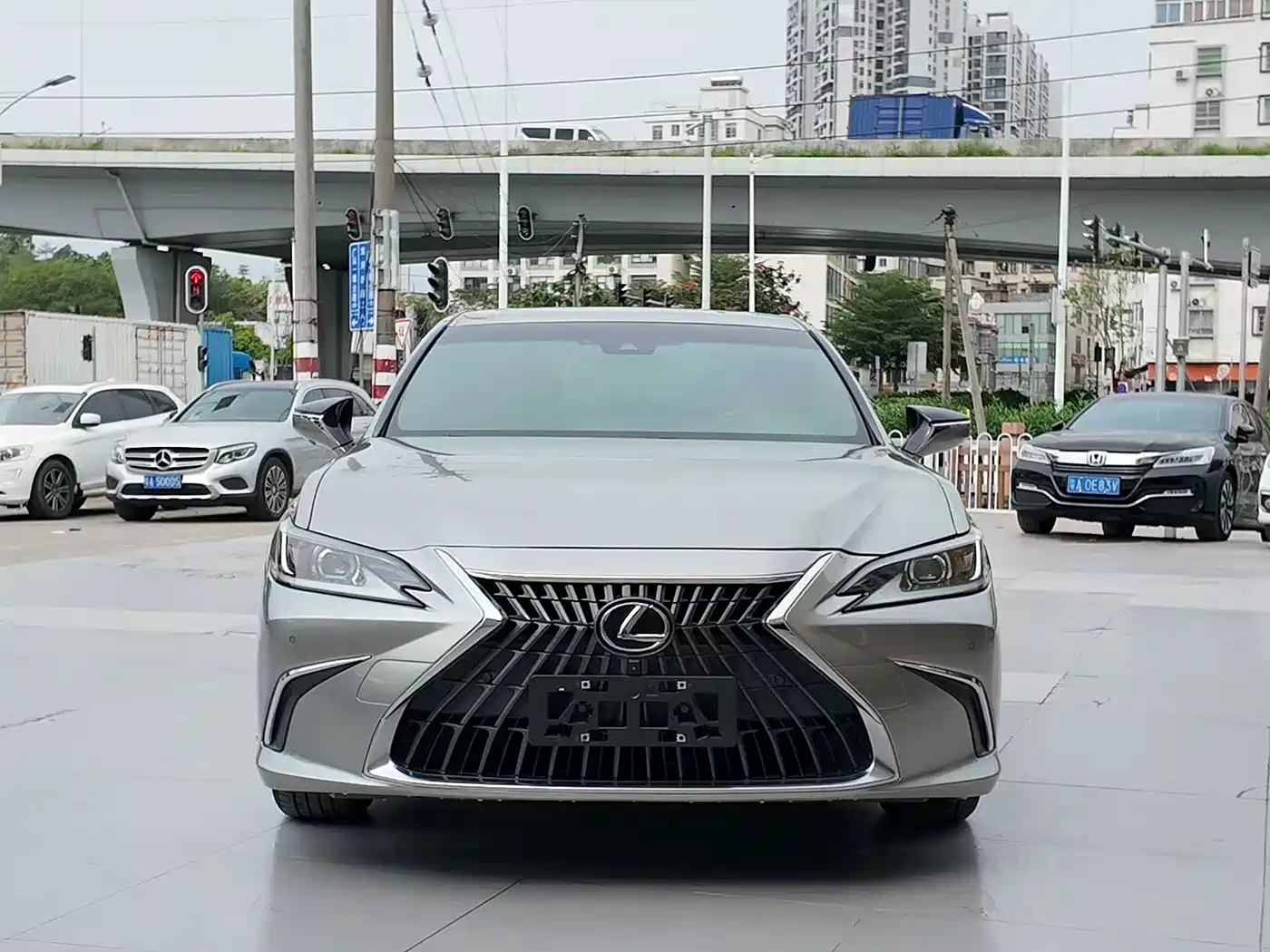 Lexus ES 2021 200 Excellence Edition фото 2