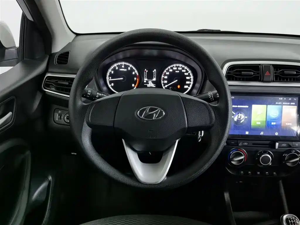 Hyundai Verna 2017 1.4L Manual Color Edition (China V) фото 11