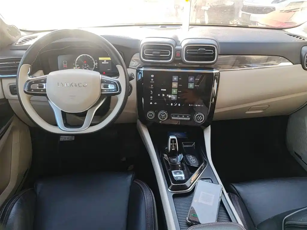 Lynk & Co 02 2018 1.5T DCT 2WD Power Pro Edition China V фото 6