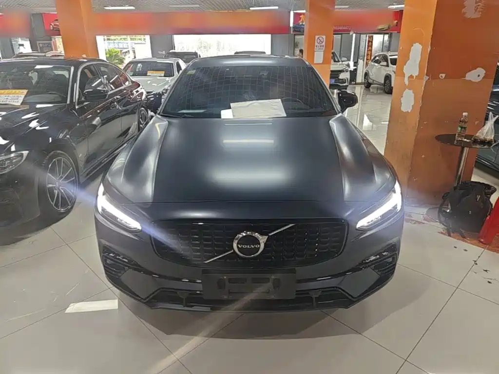 Фото 3 - Volvo S90