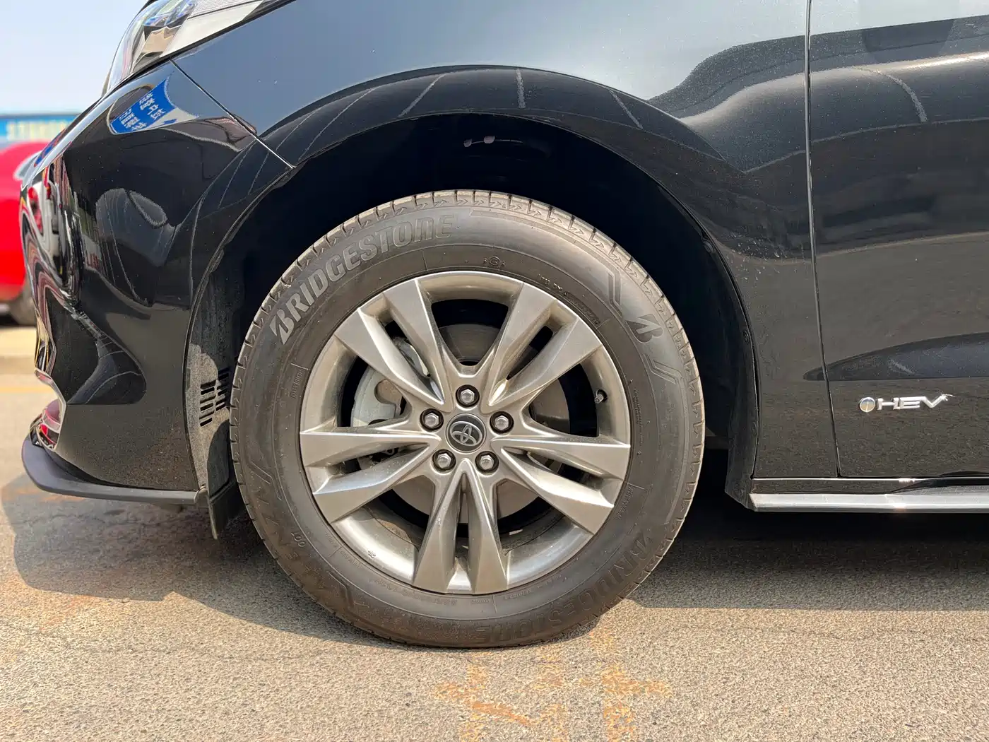 Toyota Sienna 2024 2.5L Hybrid 4WD Premium Edition фото 21