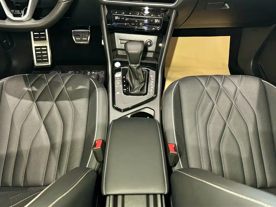 Volkswagen Tiguan L 2024 330TSI Automatic 2WD R-Line Premium Enjoyment Edition фото 28