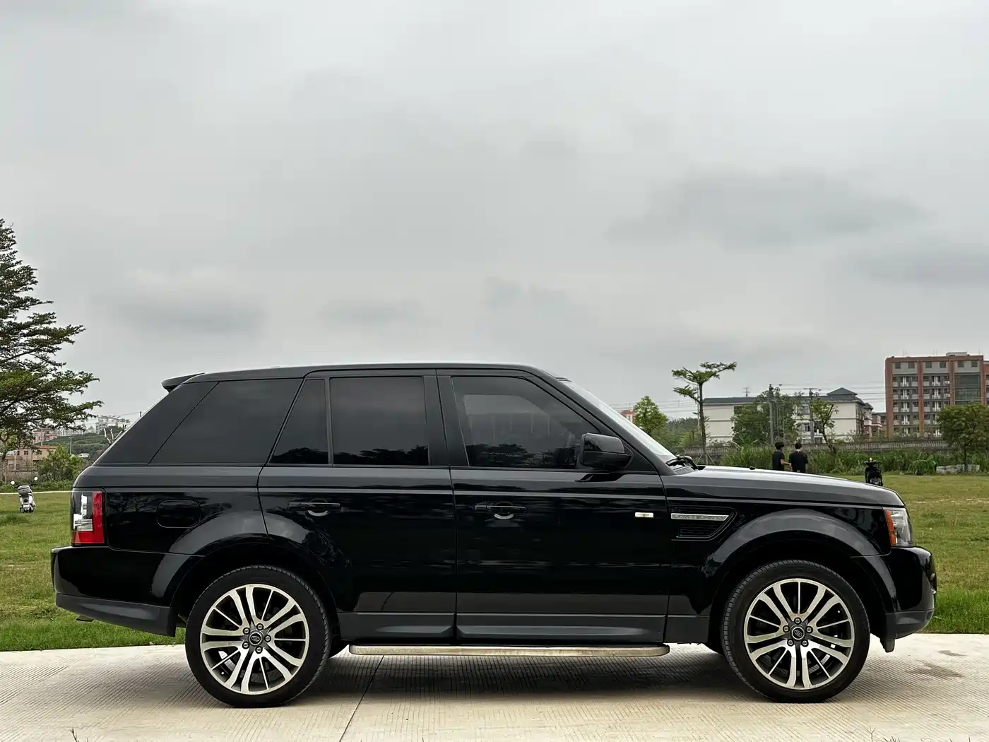 Land Rover Range Rover Sport 2013 3.0 TDV6 Black Label Limited Edition фото 5