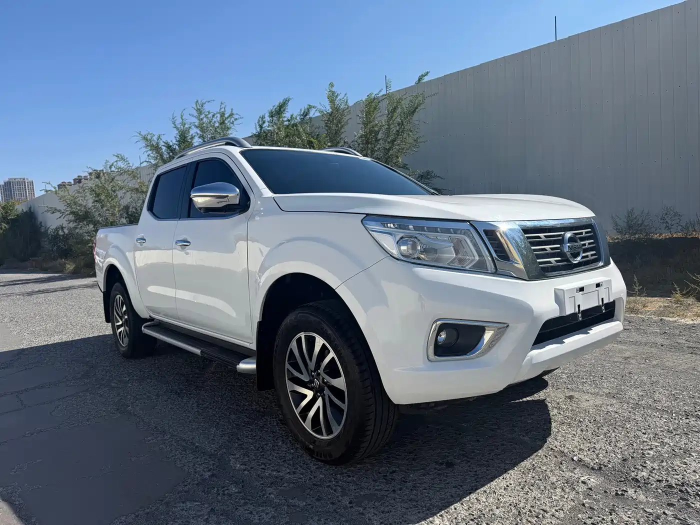 Nissan Navara 2024 2023 2.5L Automatic 4WD Executive